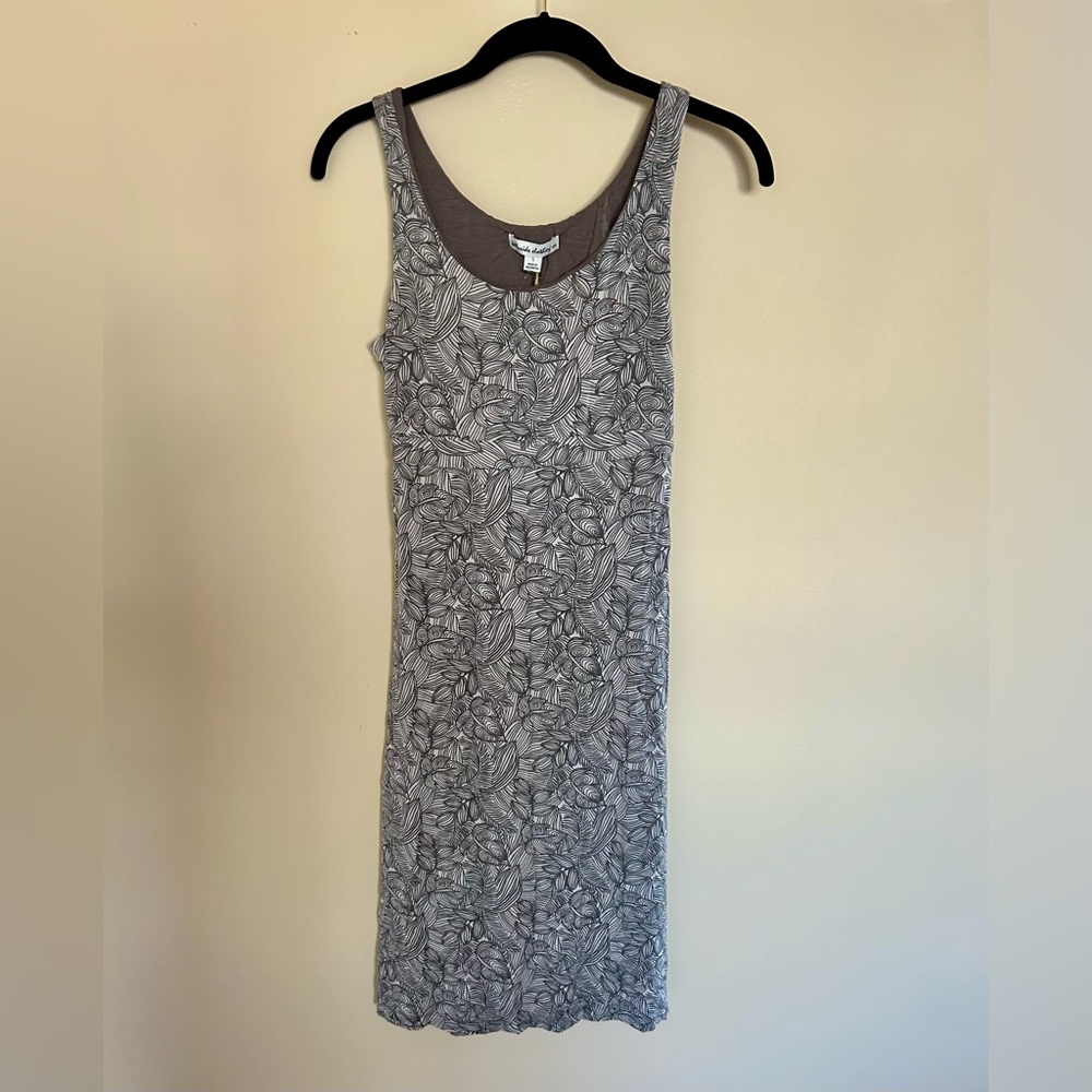 NWT cute sundress easy comfortable w built in bra length 38 inches